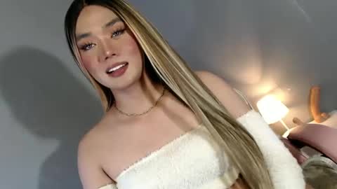 Snapshot of lovers_moon22 chatting on 01.23.25 lovers moon22 online show from 01.23.25