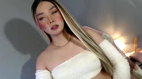 Snapshot of lovers_moon22 chatting on 01.24.25 lovers moon22 online show from 01.24.25