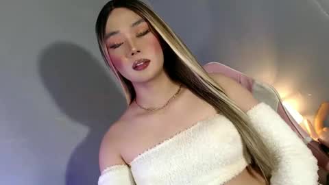 Snapshot of lovers_moon22 chatting on 01.31.25 lovers moon22 online show from 01.31.25