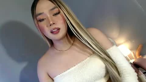 Snapshot of lovers_moon22 chatting on 02.02.25 lovers moon22 online show from 02.02.25