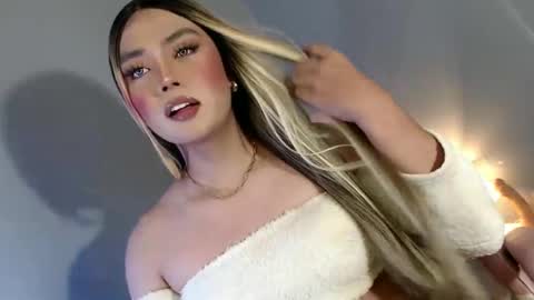 Snapshot of lovers_moon22 chatting on 02.08.25 lovers moon22 online show from 02.08.25