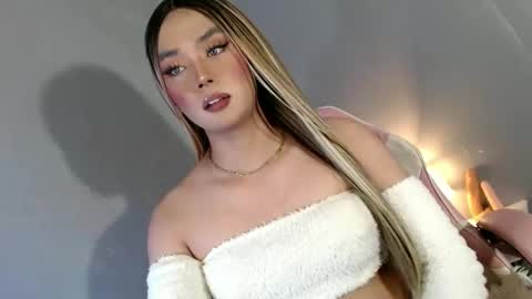 Snapshot of lovers_moon22 chatting on 02.11.25 lovers moon22 online show from 02.11.25