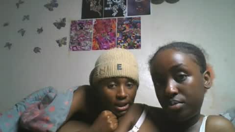 Snapshot of lovers_oncam chatting on 06.22.26 RedJoy online show from 06.22.26