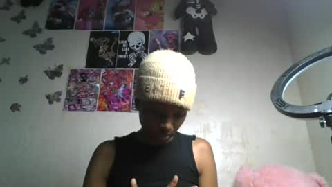 Snapshot of lovers_oncam chatting on 06.24.26 RedJoy online show from 06.24.26