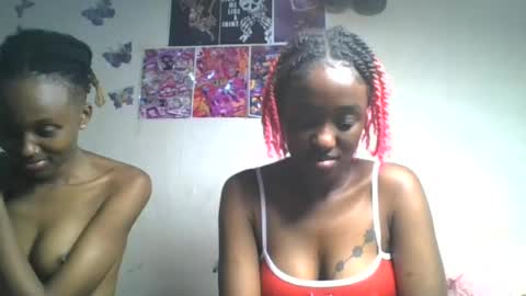 Snapshot of lovers_oncam chatting on 07.03.26 RedJoy online show from 07.03.26