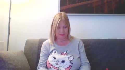 Snapshot of lovestar544963 chatting on 12.04.24 Marlyn online show from 12.04.24