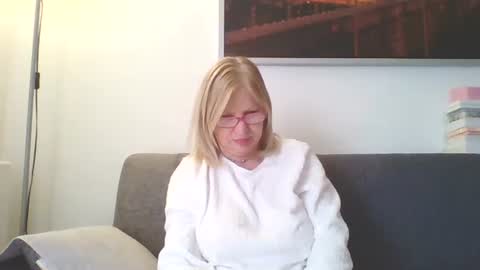 Snapshot of lovestar544963 chatting on 12.18.24 Marlyn online show from 12.18.24