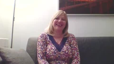 Snapshot of lovestar544963 chatting on 01.10.25 Marlyn online show from 01.10.25