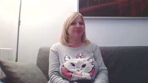 Snapshot of lovestar544963 chatting on 01.10.25 Marlyn online show from 01.10.25