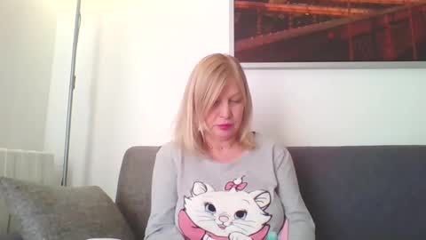 Snapshot of lovestar544963 chatting on 01.11.25 Marlyn online show from 01.11.25