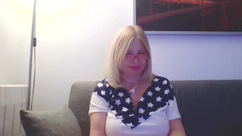 Snapshot of lovestar544963 chatting on 01.27.25 Marlyn online show from 01.27.25