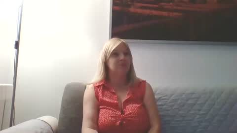 Snapshot of lovestar544963 chatting on 09.23.25 Marlyn online show from 09.23.25