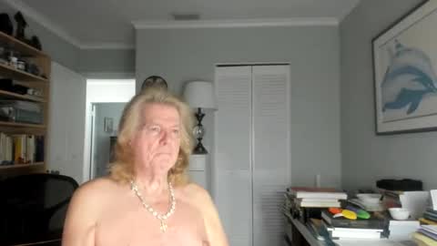 Snapshot of lovestylistwomen chatting on 12.30.24 Michael online show from 12.30.24