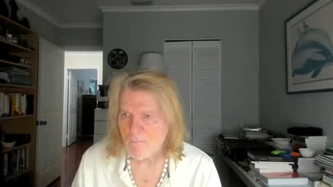 Snapshot of lovestylistwomen chatting on 10.01.25 Michael online show from 10.01.25