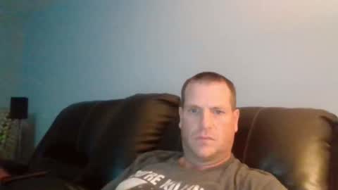 Snapshot of lovetocum37 chatting on 11.17.25 lovetocum37 online show from 11.17.25