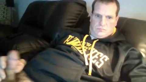 Snapshot of lovetocum37 chatting on 12.23.25 lovetocum37 online show from 12.23.25