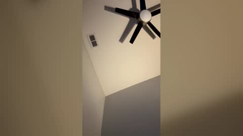 Snapshot of loveyofeets chatting on 03.23.26 loveyofeets online show from 03.23.26