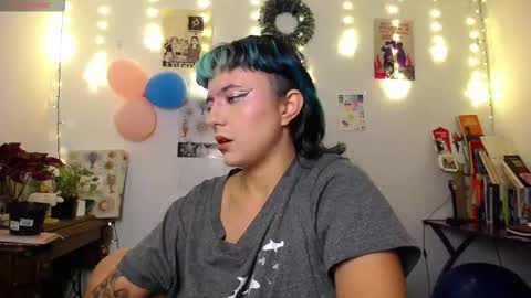 Snapshot of loving_alma chatting on 12.21.25 loving_alma online show from 12.21.25