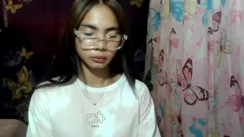 Snapshot of loving_rhean chatting on 06.17.26 loving_rhean online show from 06.17.26