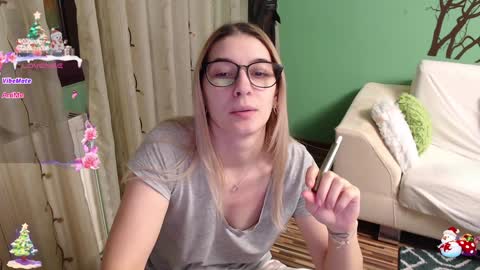 Snapshot of lovingfeetheels chatting on 12.16.24 Antonia online show from 12.16.24