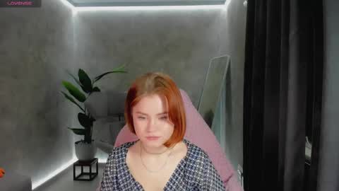 Snapshot of lu_muon chatting on 02.10.25 lu_muon online show from 02.10.25