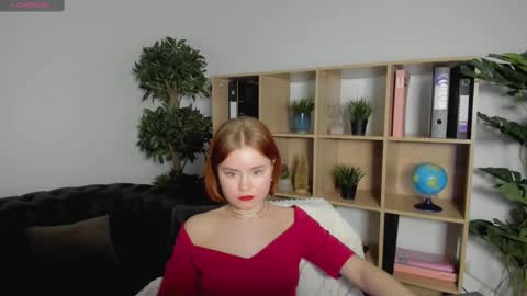 Snapshot of lu_muon chatting on 02.14.25 lu_muon online show from 02.14.25