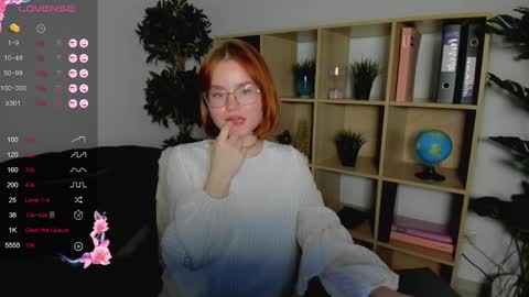 Snapshot of lu_muon chatting on 02.21.25 lu_muon online show from 02.21.25