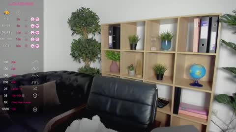 Snapshot of lu_muon chatting on 02.21.25 lu_muon online show from 02.21.25