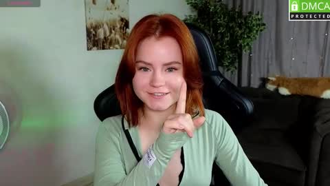 Snapshot of lu_muon chatting on 10.11.25 lu_muon online show from 10.11.25