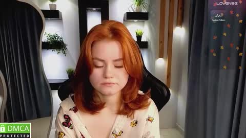 Snapshot of lu_muon chatting on 11.27.25 lu_muon online show from 11.27.25