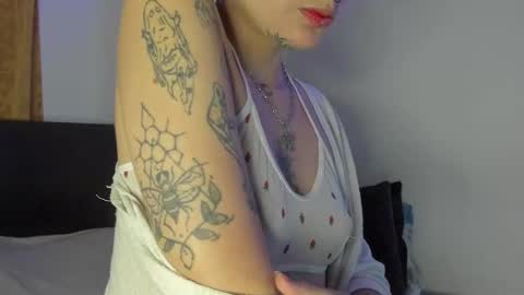 Snapshot of luaar_moon chatting on 01.14.26 Jenn online show from 01.14.26