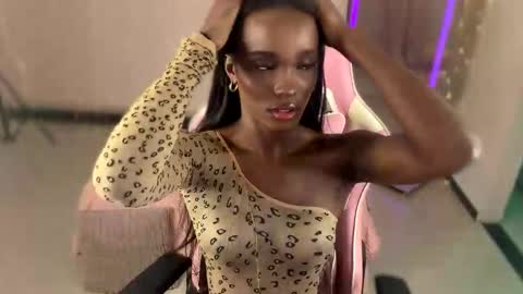 Snapshot of luanarisque chatting on 03.11.26 IG luana orq online show from 03.11.26