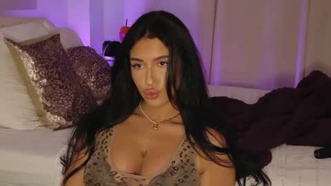 Luana Dess online show from 05.11.26