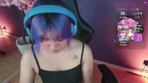 Snapshot of luaneter chatting on 12.19.25 Luan online show from 12.19.25