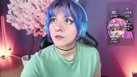 Snapshot of luaneter chatting on 12.22.25 Luan online show from 12.22.25