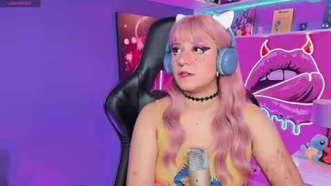 Snapshot of luaneter chatting on 02.28.26 Luan online show from 02.28.26