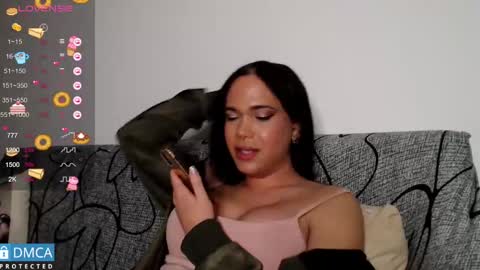 luara_ online show from 02.25.25