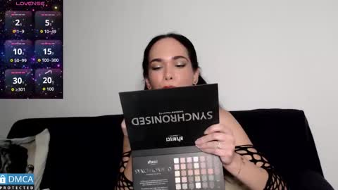 Snapshot of luara_ chatting on 02.12.26 luara_ online show from 02.12.26