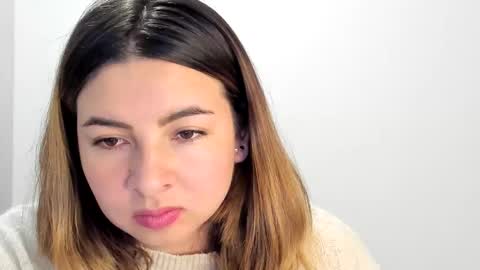 luara__01__lecat_1 online show from 10.11.25