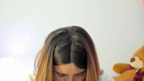 luara__01__lecat_1 online show from 10.26.25