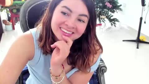 luara__01__lecat_1 online show from 12.02.25