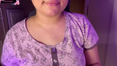 Snapshot of lubna_07 chatting on 03.25.26 slow poison online show from 03.25.26