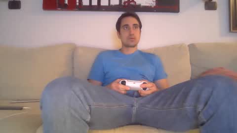 Snapshot of luca_f4 chatting on 10.11.25 Luca online show from 10.11.25