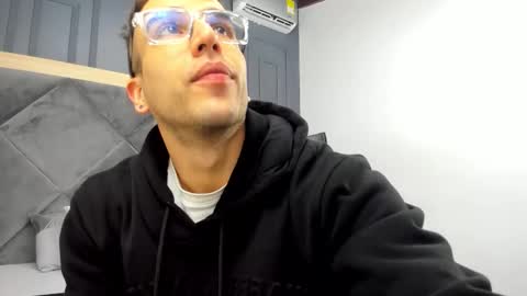 luca_morettii online show from 10.10.25