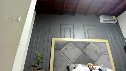 luca_morettii online show from 11.20.25