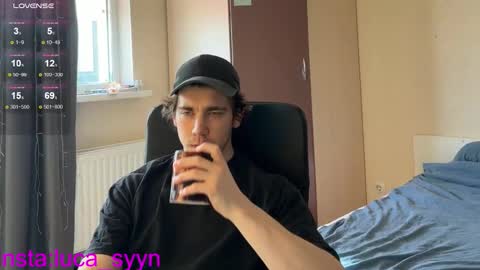 Snapshot of luca_syn chatting on 10.05.25 Luca S online show from 10.05.25