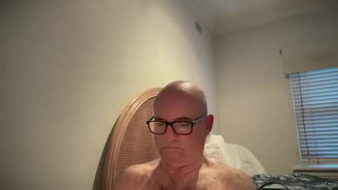 Snapshot of lucas10004 chatting on 02.21.25 lucas10004 online show from 02.21.25