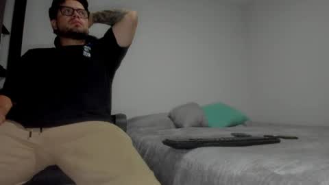 Snapshot of lucas_estrada1 chatting on 04.01.26 lucas_estrada1 online show from 04.01.26