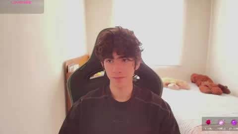 Snapshot of lucas_xo chatting on 06.25.26 lucas_xo online show from 06.25.26