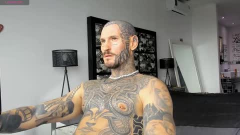 Snapshot of lucasexclusive chatting on 12.15.24 lucasexclusive online show from 12.15.24